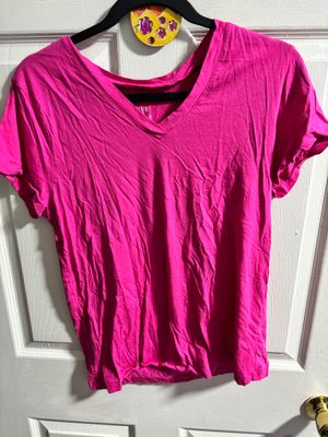 Hue Short sleeve pink v neck tee Women's - S