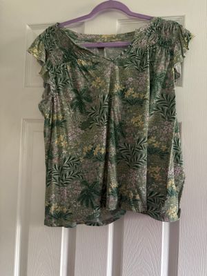 Wonderly green floral top  Women's - L