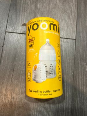 LIKE NEW, used once-Yoomi 5oz Bottle Warmer Regular price in store $33