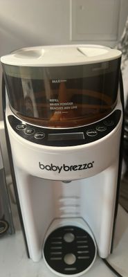 Baby brezza NEW Bottle feeding supplies, formula dispenser