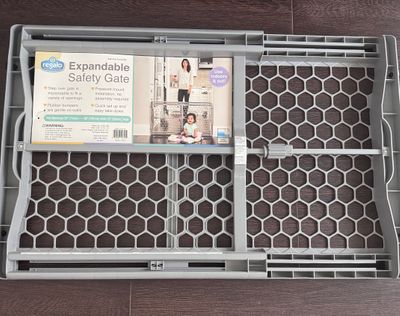Brand new gray, Regalo Kids safety gate