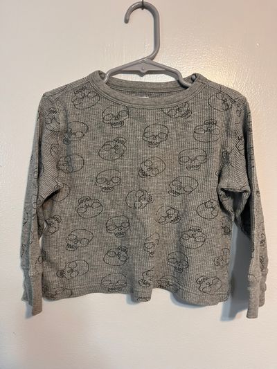 Old Navy Grey Thermal w Skull Print 3T