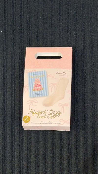 DANIELLE CREATIONS - NEW FUZZY COZY FEET SET