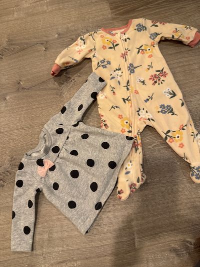 Carter six months, gray polkadot sweatshirt And new w/o tags fleece flowered kids headquarters pajamas 6 Months