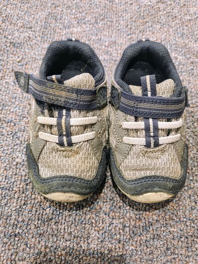 Stride Rite 4.5 W sneakers 4-1/2 (Toddler)