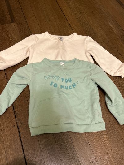 Carters Set of 2 sweatshirts 18-24 Months