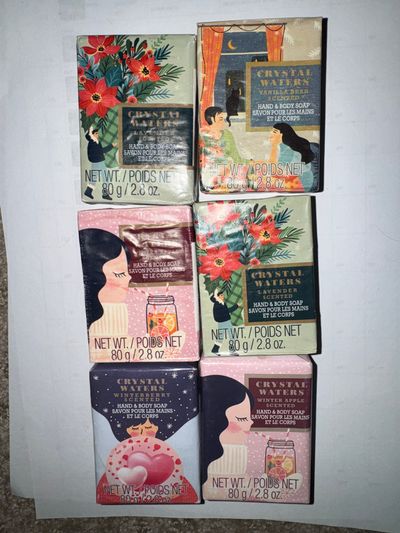 6 Bars of soap. All different scents 6 Bars of soap. All different scents