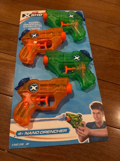 Brand new Zuru x shot  4 nano drenches water guns