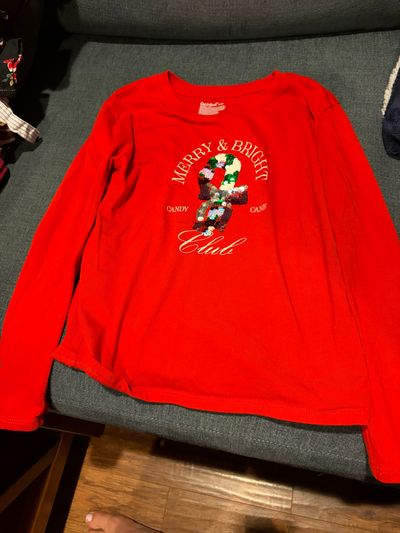 Size 8 red long sleeve Christmas t  7-8