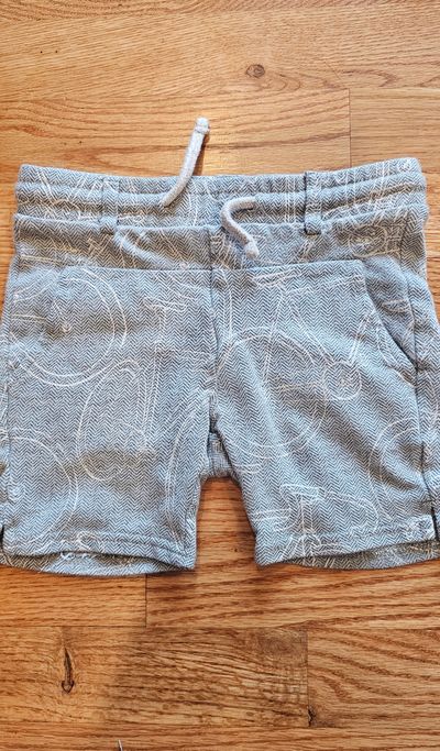 Zara Slim fit style shorts size 104 cm 4T comfortable 4T