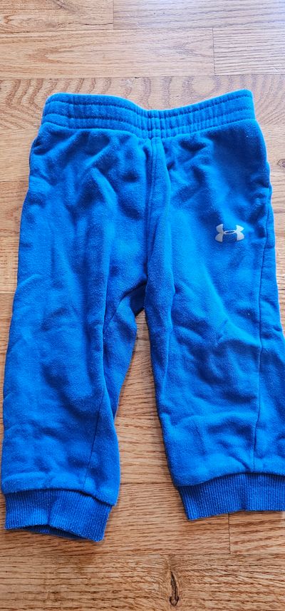 Under Armour This Under Armour Athletic sweatpants in excellent condition 18 Months