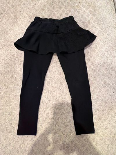 Black Skirt Leggings Size 100 equivalent To 3T 3T