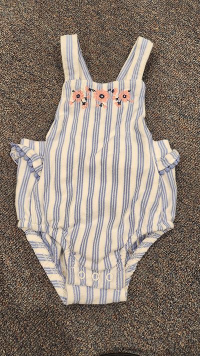 Carter's Summer romper 6 Months