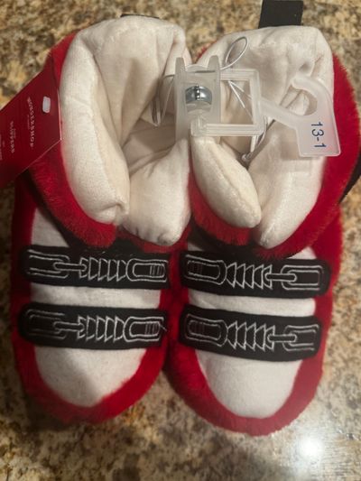 Brand New Boys Slippers Size 13-1 Brand New Boys Slippers Size 13-1 13-1/2 (Lil' Kid)