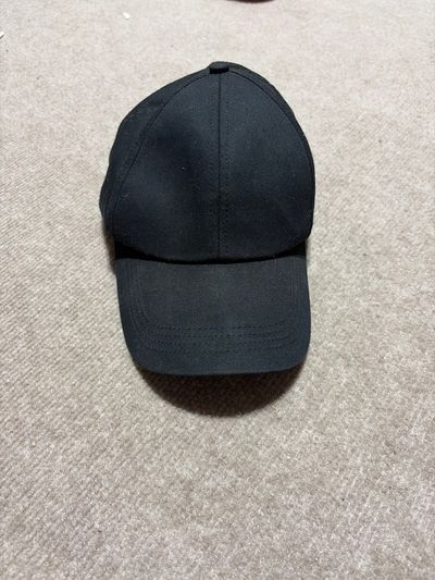 H&M Black adjustable hat Hat M 7 to 7-1/8in