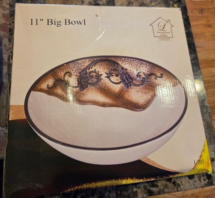 Brand New in box Lorren Home Trends 11 inch bowl Matches item #14753