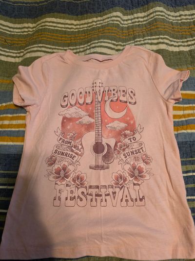 OshKosh Size 6/7 Good Vibes Festival Tee 6T/6