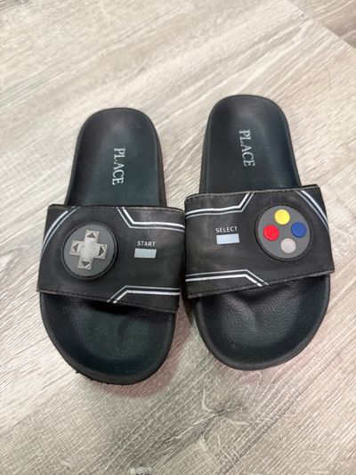 Childrens place Black gaming slides for boys 13 (Lil' Kid)
