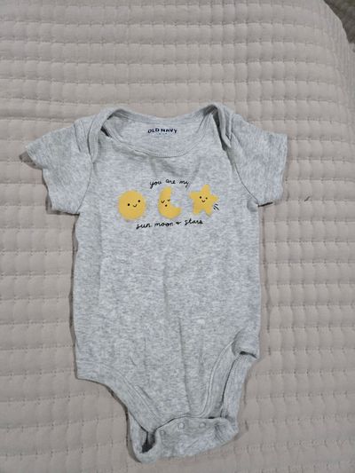 Old Navy Onsie romper 6-12 Months