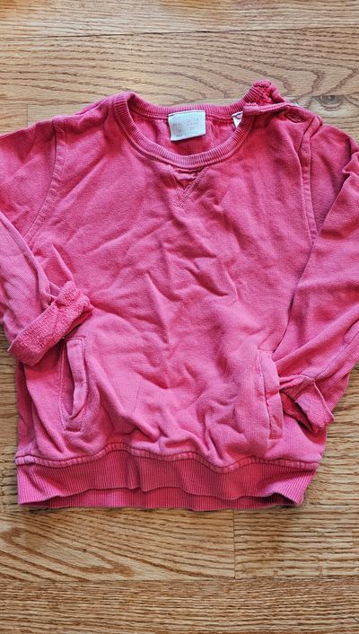 Zara Baby Boys This cute sweatshirt w/ functional pockets is great condition 12-18 Months