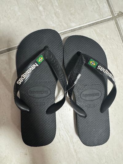 Havaianas New- black flip flops size 31-32 13-1/2 (Lil' Kid)