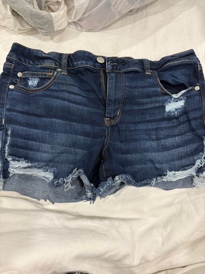 American eagle Dark denim next level stretch 3inch Women's XXL 18