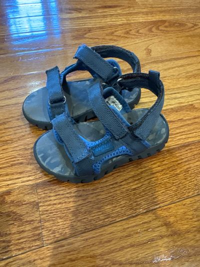 Osh kosh bgosh Blue sandals 6 (Toddler)