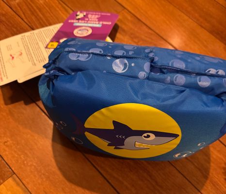 Brand new shark puddle jumper great for the pool Retail $15
