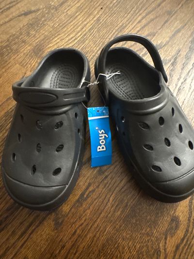 Brand new like crocs inspired black size 2/3  2 (Big Kid)