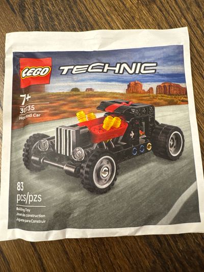 Brand new Lego technic, hot rod car 83 piece set 30735