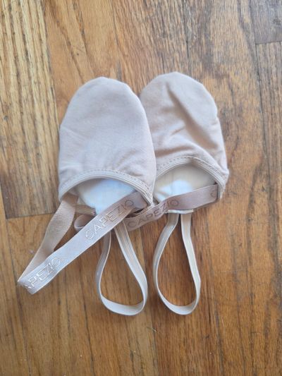 Brand New Womens Large Capezio Women's Canvas Pirouette Ii