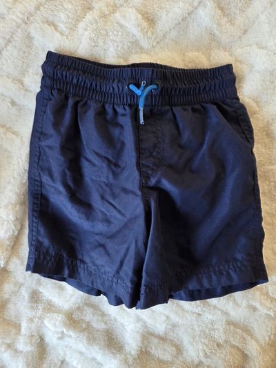 Old navy swim shorts size 6/7  6T/6