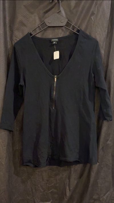 TORRID SIZE - 1 BLACK HALF SLEEVE SHIRT Women's 1X
