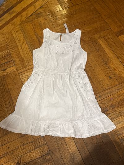 Cherokee white dress silver embroidered sz 7/8  7-8