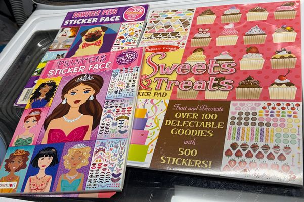 Sticker book Melissa and Doug build a face animal Cupcake design