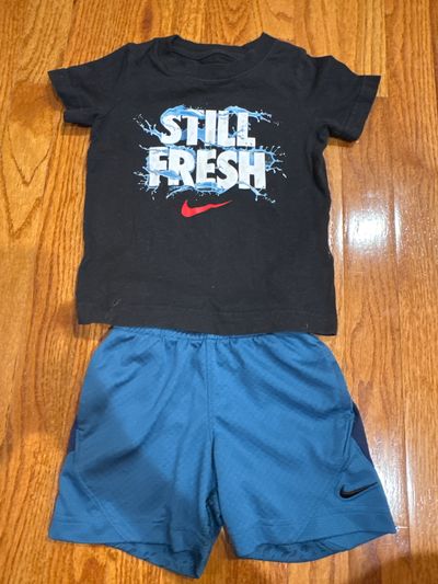 Nike 2 piece short set 2T