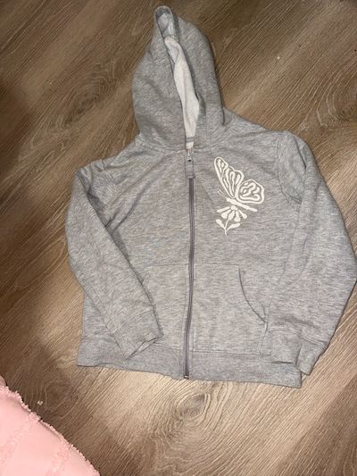 Cat and Jack Grey sweatshirt with butterfly and flower decal - size 8 7-8