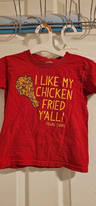 N/A Good condition Boys grapic short sleeves shirt. 4T