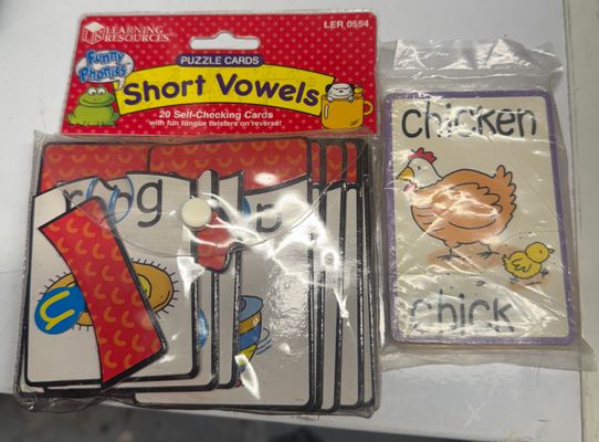 Short vowel cards. Mother and baby animal cards