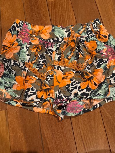 H and M shorts  Women's 6