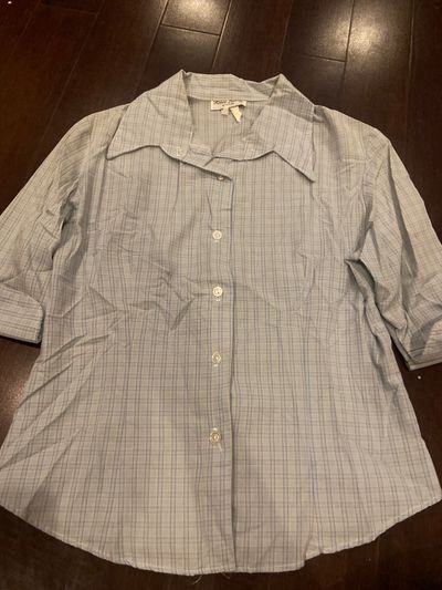 Renee Lauren Ladies button down dress shirt. 3/4 in sleeve Women's - L