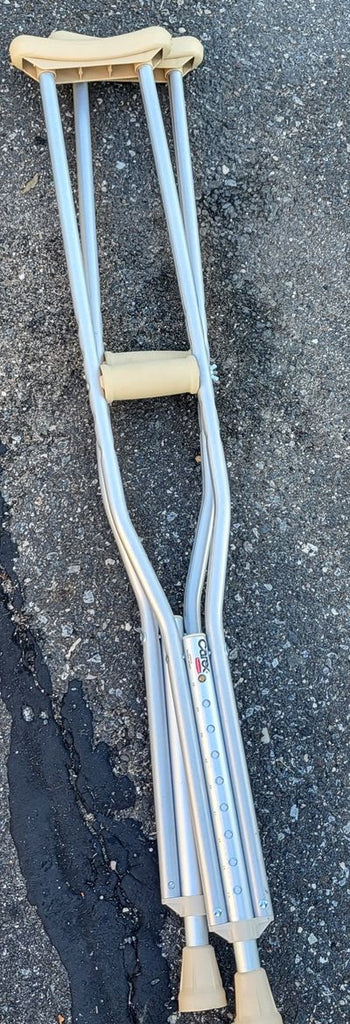 Unknown Adjustable crutches