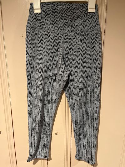 Senita High rise three quarter leggings with pockets runs small Women's - XS
