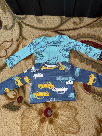 Carters Set of 2 Long sleeve car onesies 3 Months