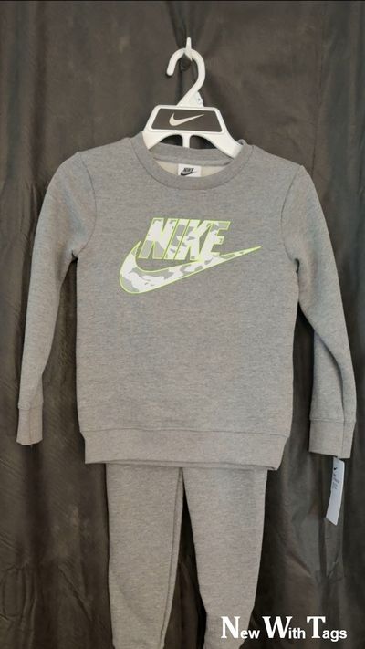 NIKE TOP & BOTTOM SET 5T/5