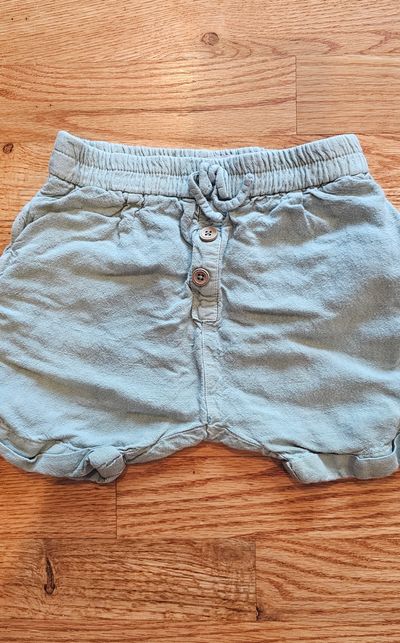 H&M Pull on elasticized waistband breathable light weight material 2T