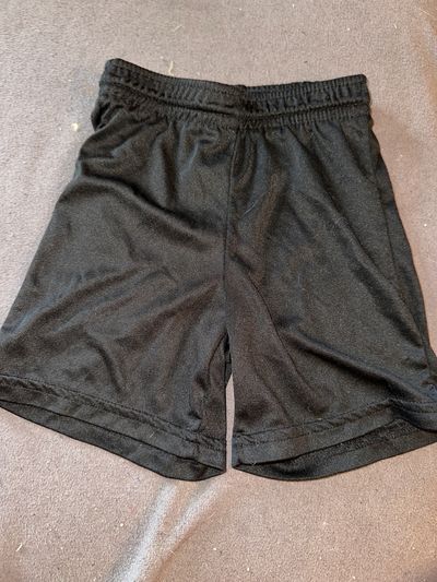 Generic Black basketball shorts 2T