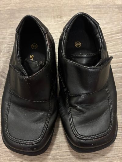 Payless SmartFit Black dress shoes new, size 8.5W velcro closure 8-1/2 (Lil' Kid)