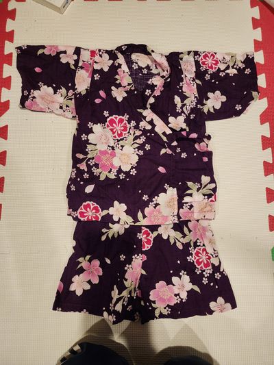 blossom pattern Jinbei set, a traditional Japanes blossom pattern Jinbei set, 3T
