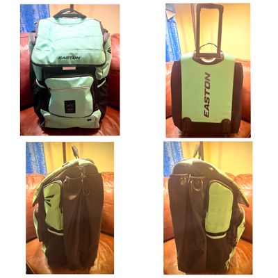 Easton Voyager wheeled bag for Baseball or Softbal Used 1 season only. Great condition. Color Mint